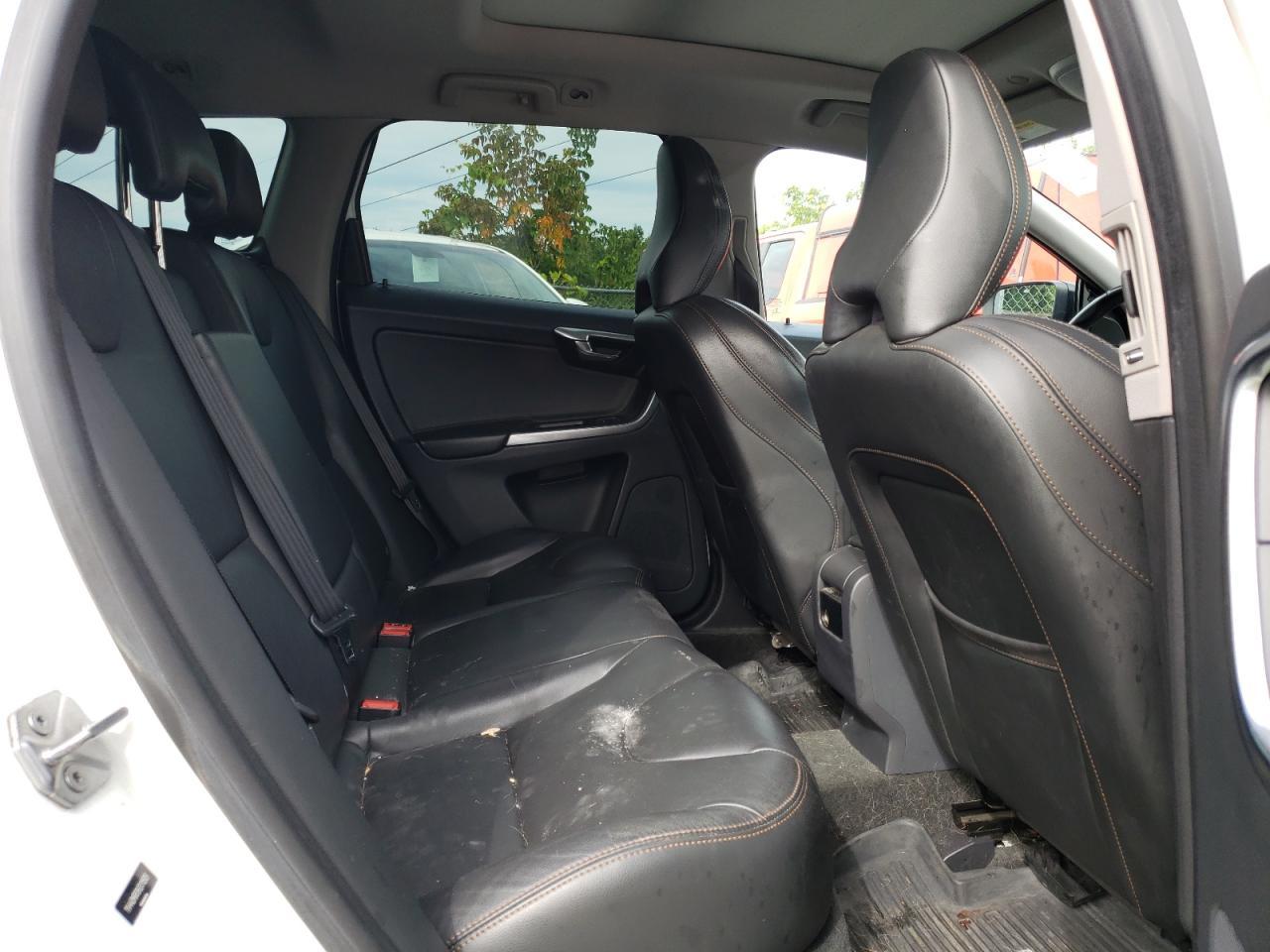 Volv XC60 T5 Dynamic Image 5