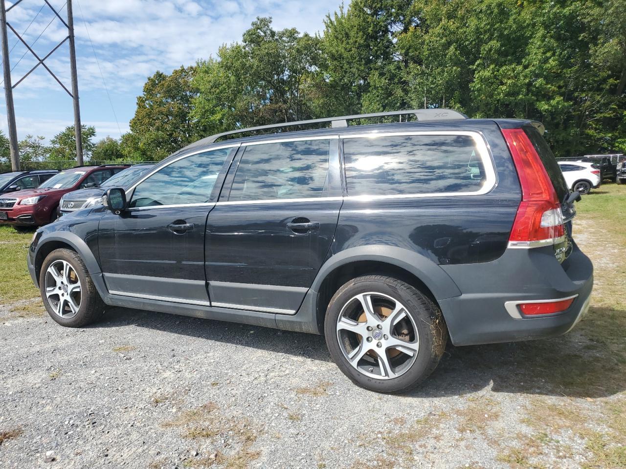 Volv XC70 T6 Platinum Image 2