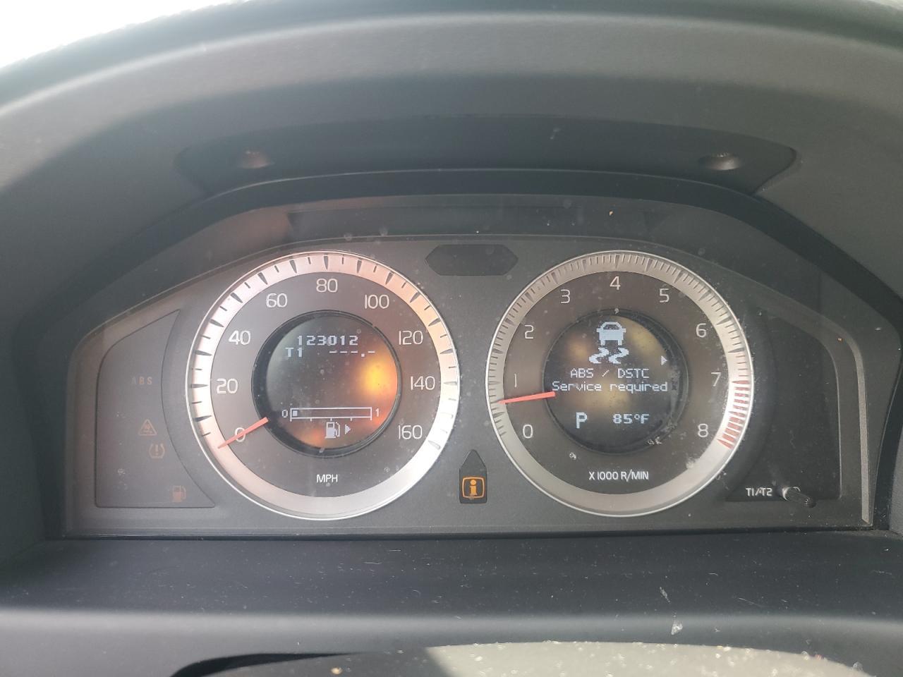 Volv XC70 T6 Image 9