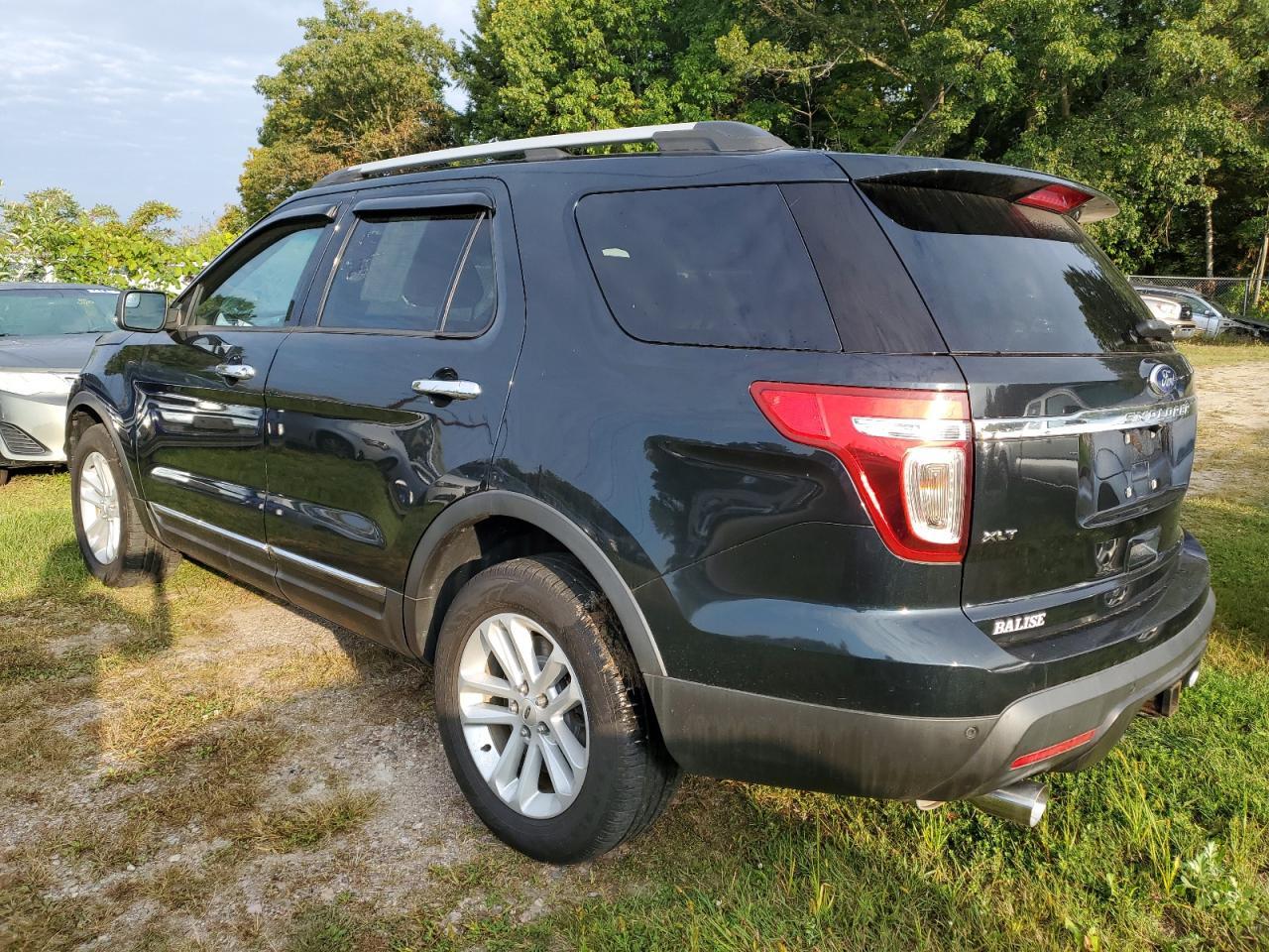 Ford Explorer Xlt Image 4