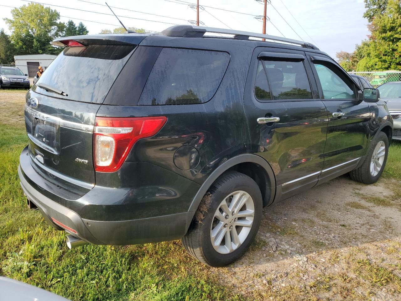 Ford Explorer Xlt Image 5