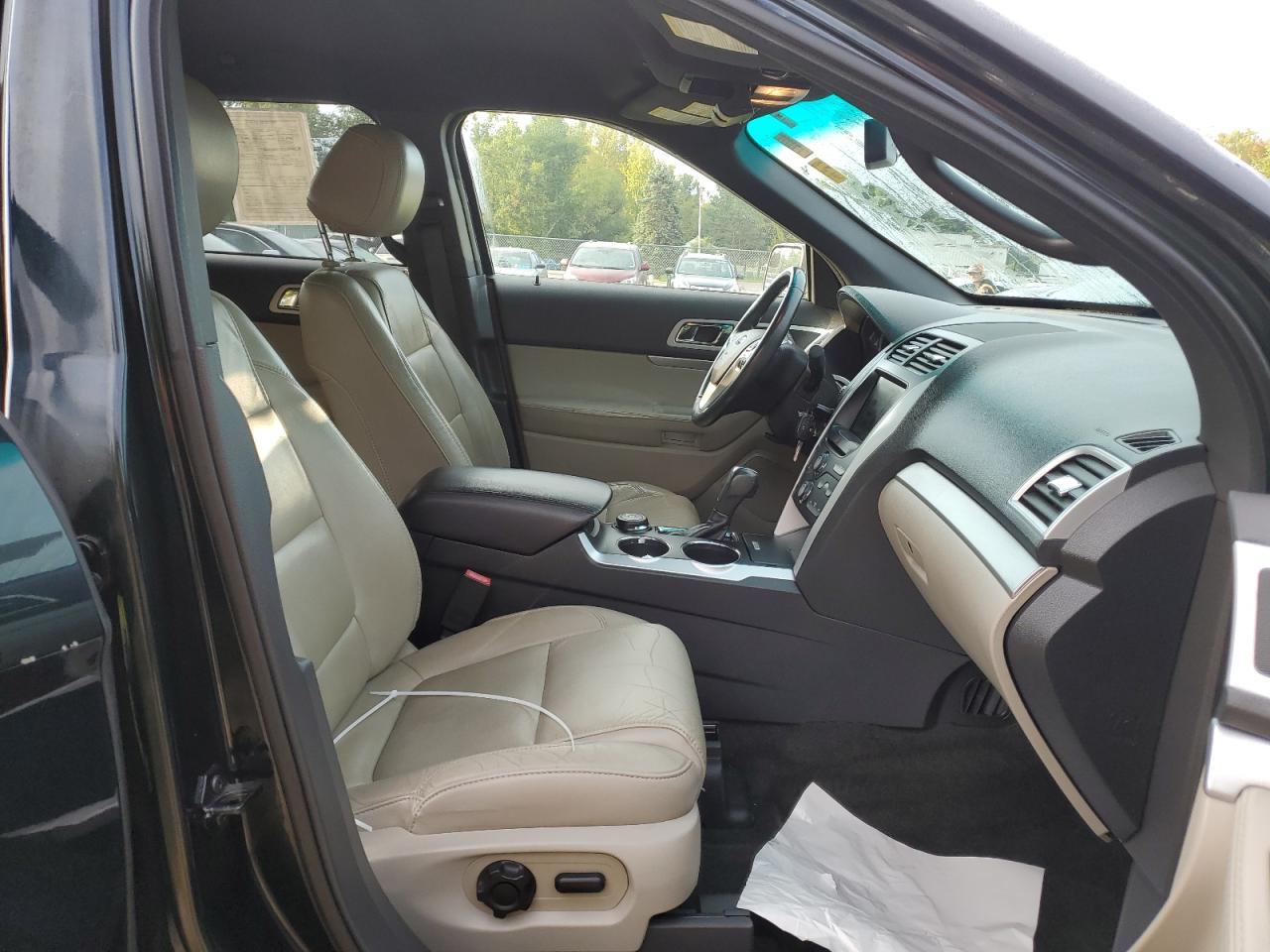 Ford Explorer Xlt Image 7