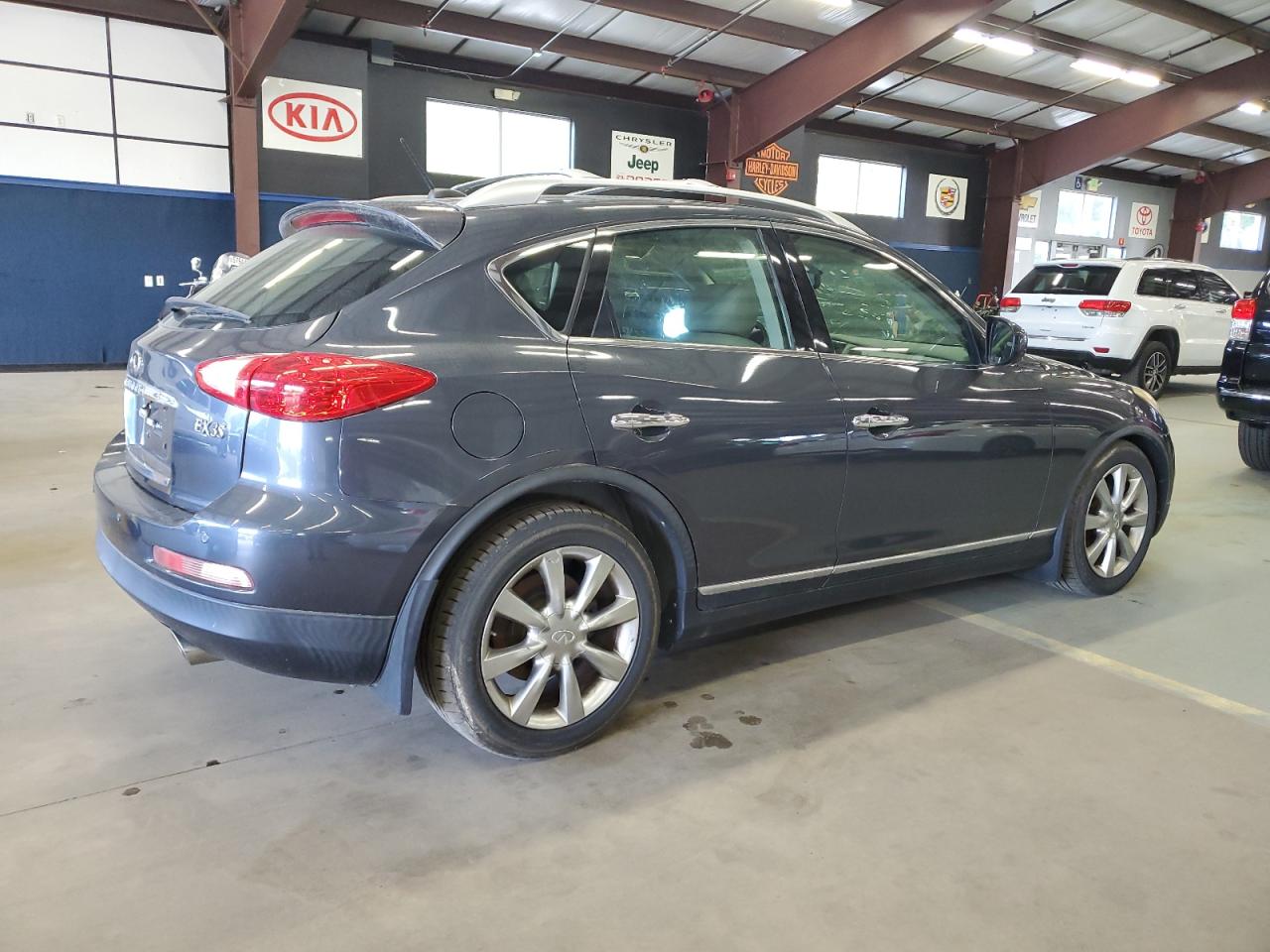 Infi EX35 Base Image 3