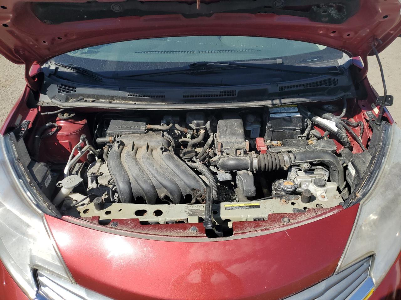 Nissan Versa S Image 8