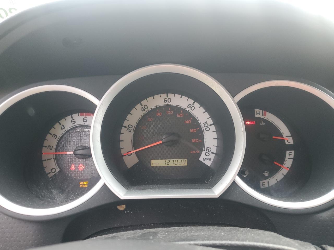 Toyota Tacoma Image 8