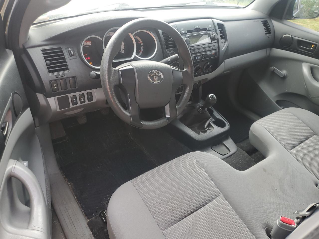 Toyota Tacoma Image 4