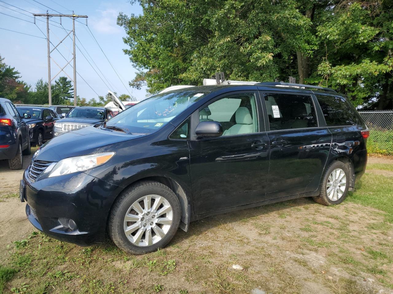 Toyota Sienna Le Image 5