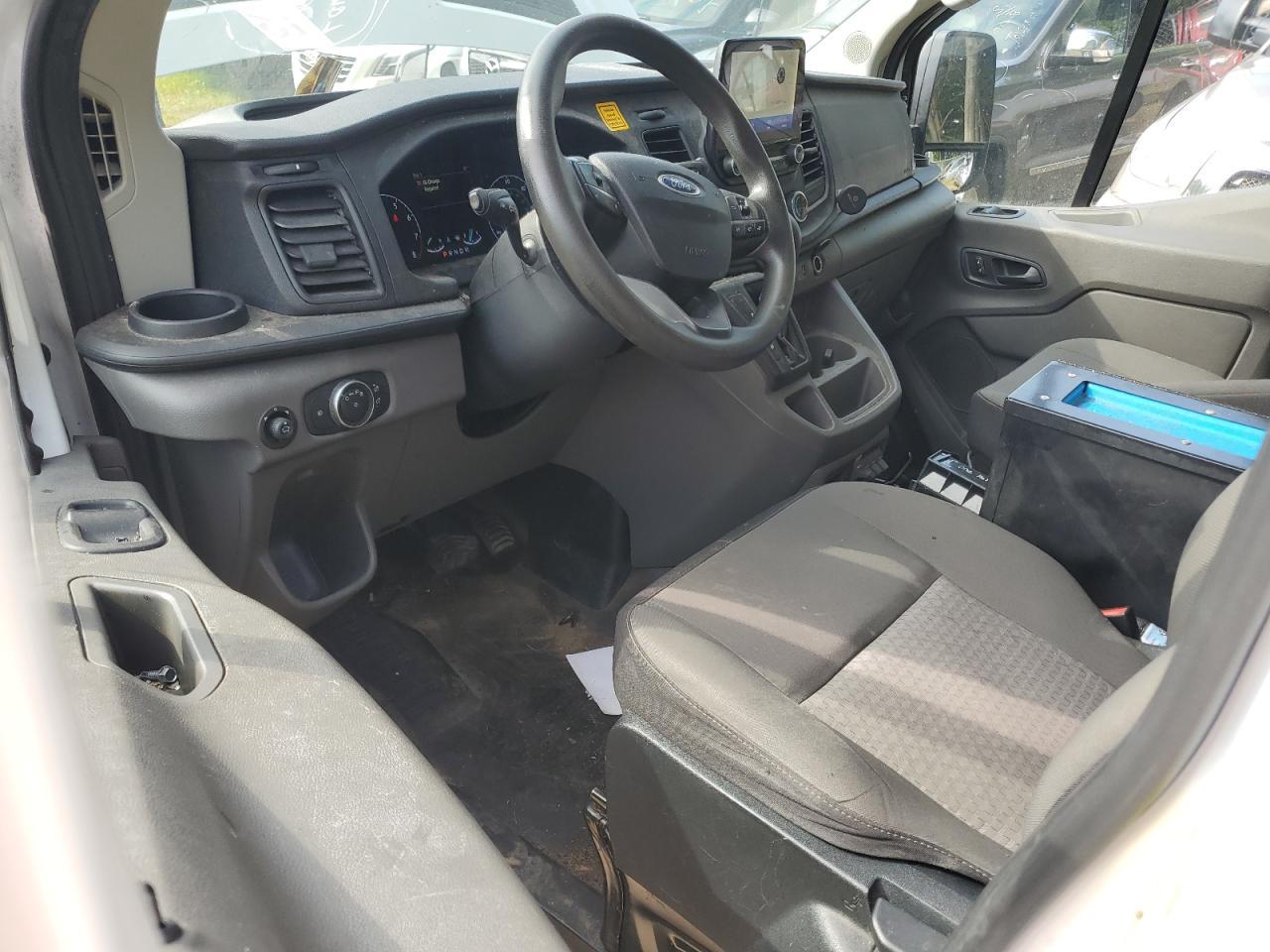 Ford Transit T-350 Image 9