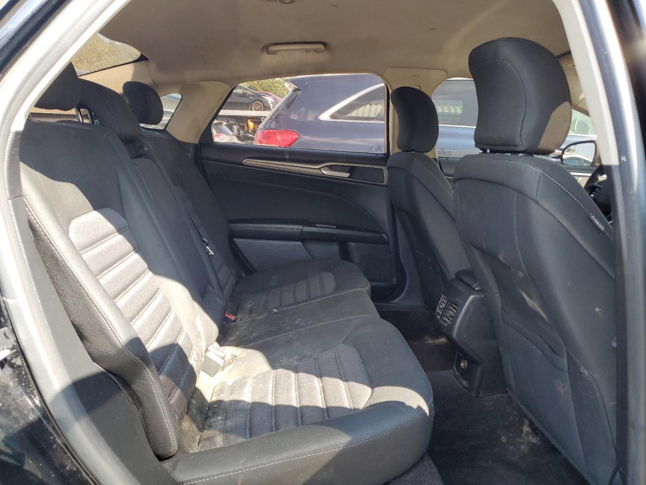 Ford Fusion Se Image 12