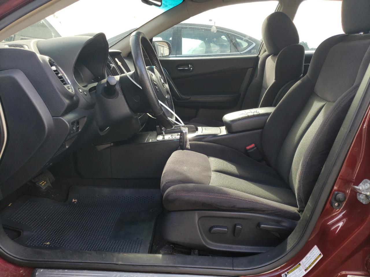 Nissan Maxima S Image 5