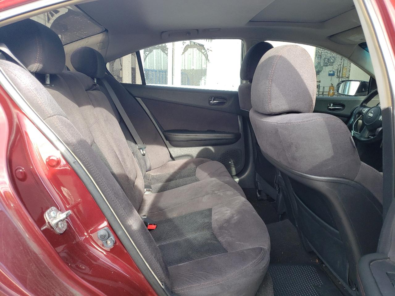 Nissan Maxima S Image 9