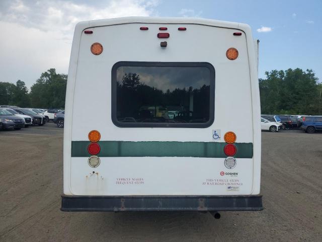 Ford Econoline E350 Super Duty Cutaway Van Image 4