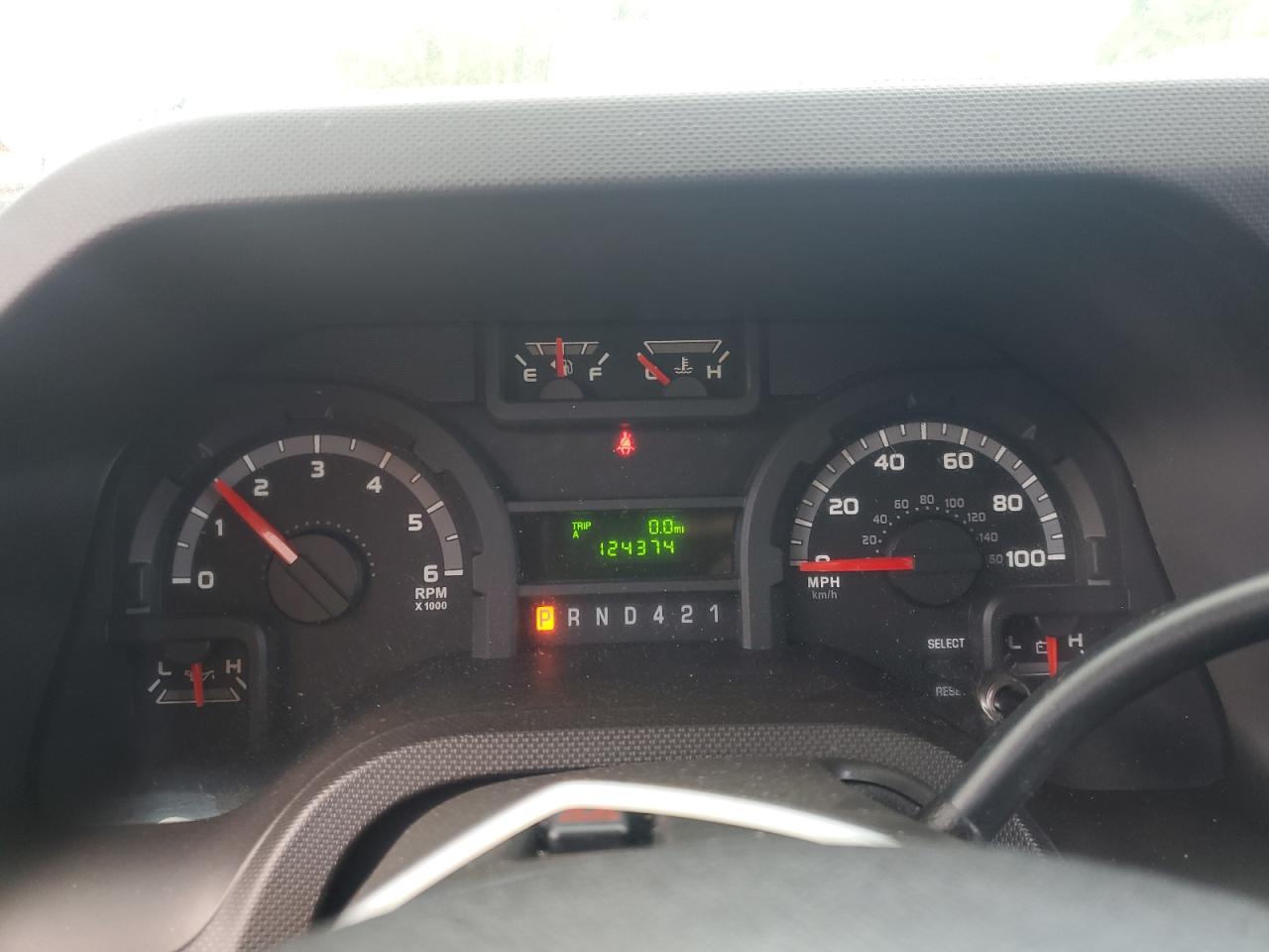 Ford Econoline E350 Super Duty Cutaway Van Image 9