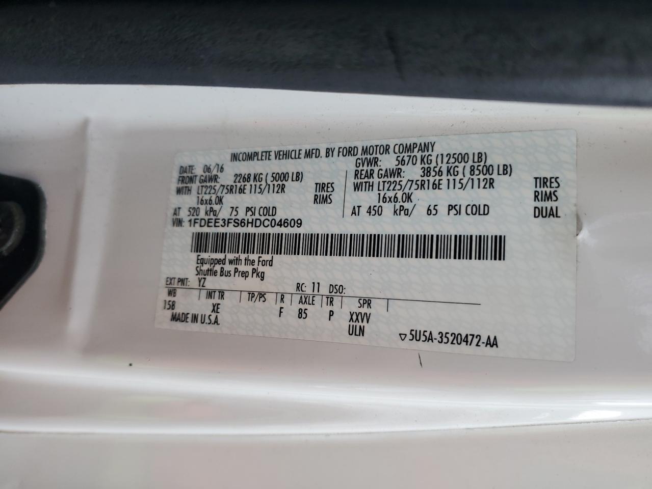 Ford Econoline E350 Super Duty Cutaway Van Image 12