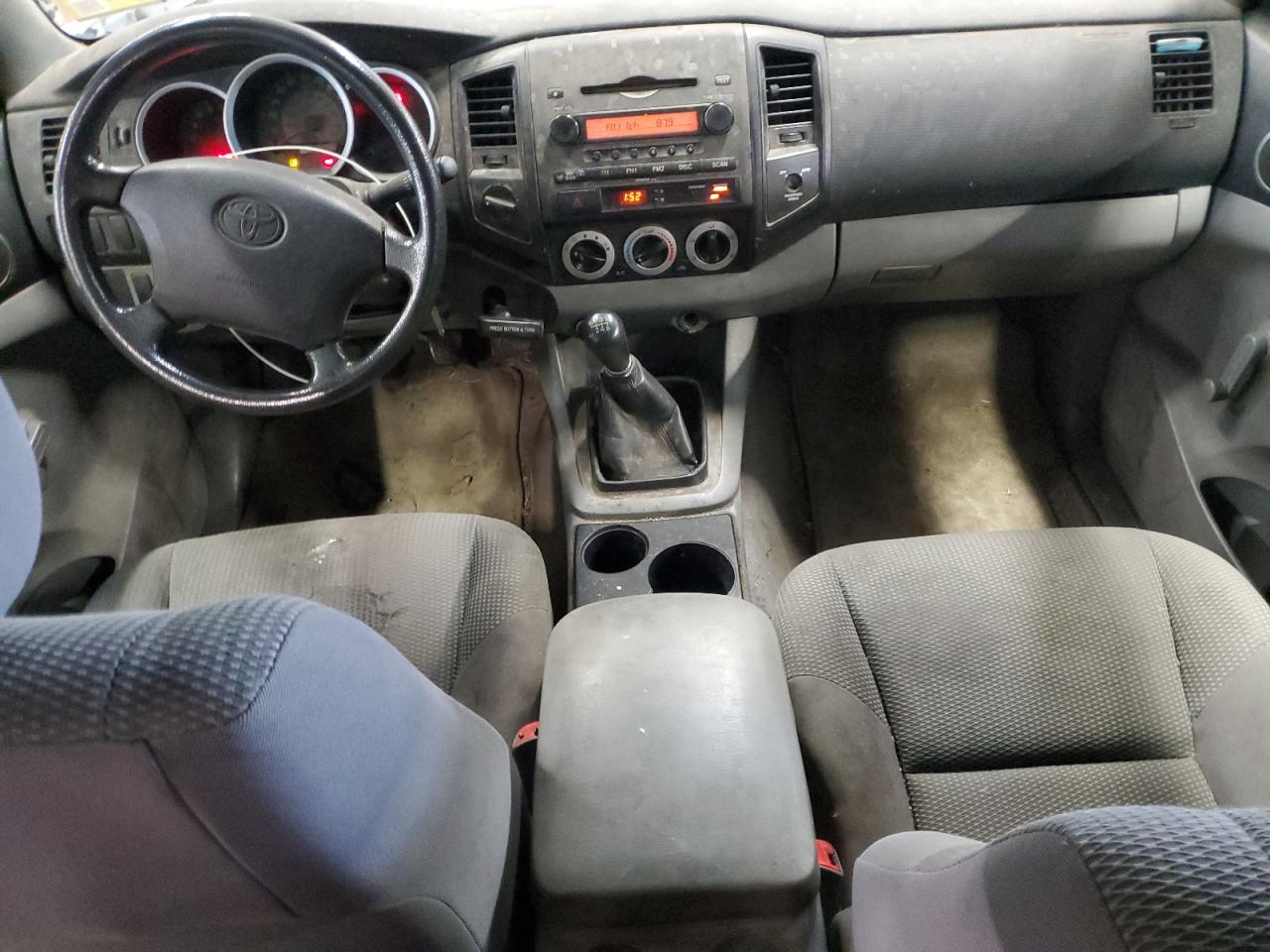 Toyota Tacoma Access Cab Image 11