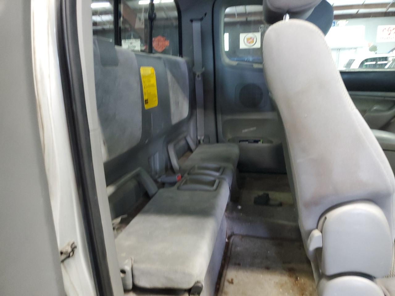 Toyota Tacoma Access Cab Image 6