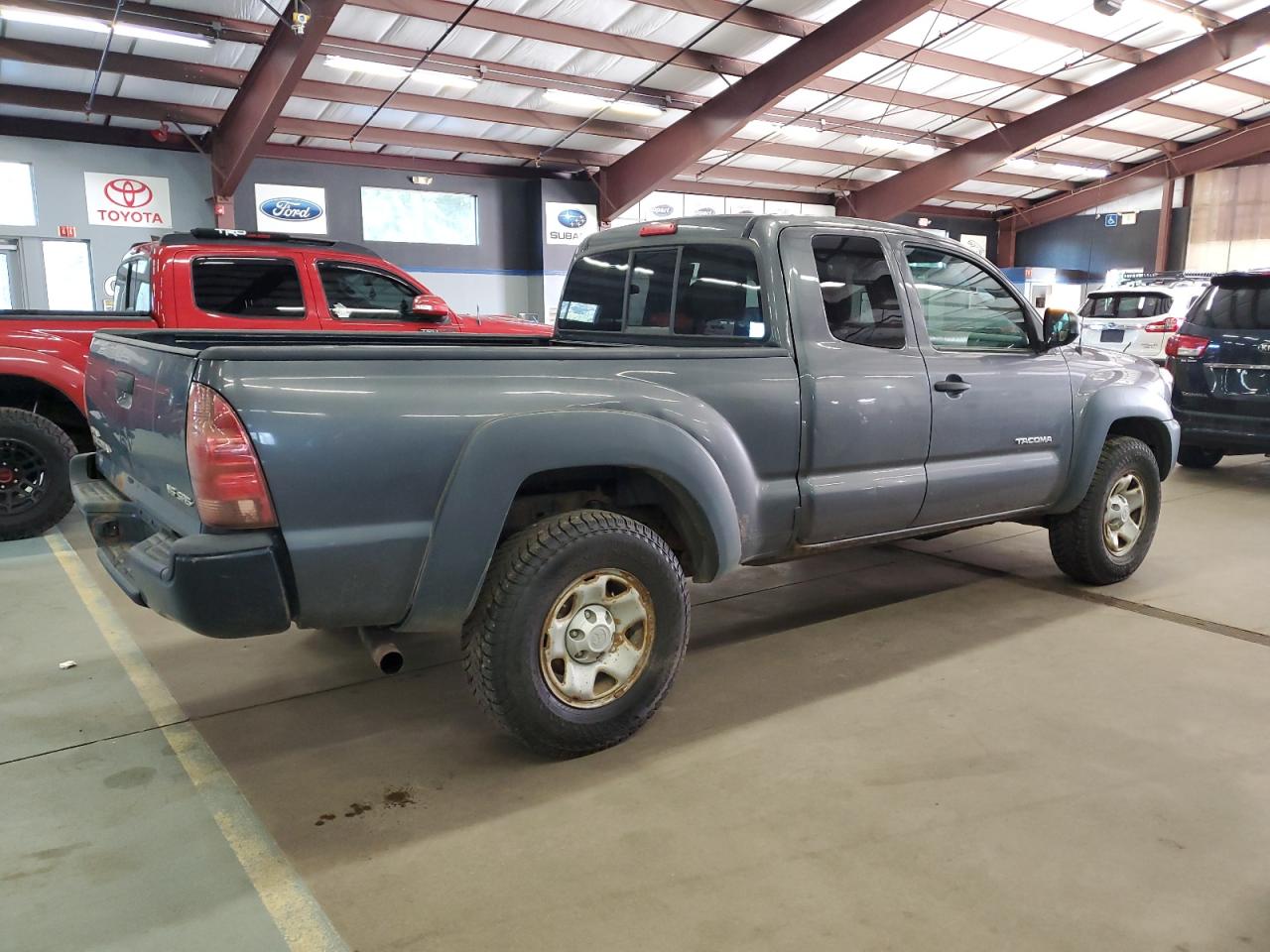 Toyota Tacoma Access Cab Image 3