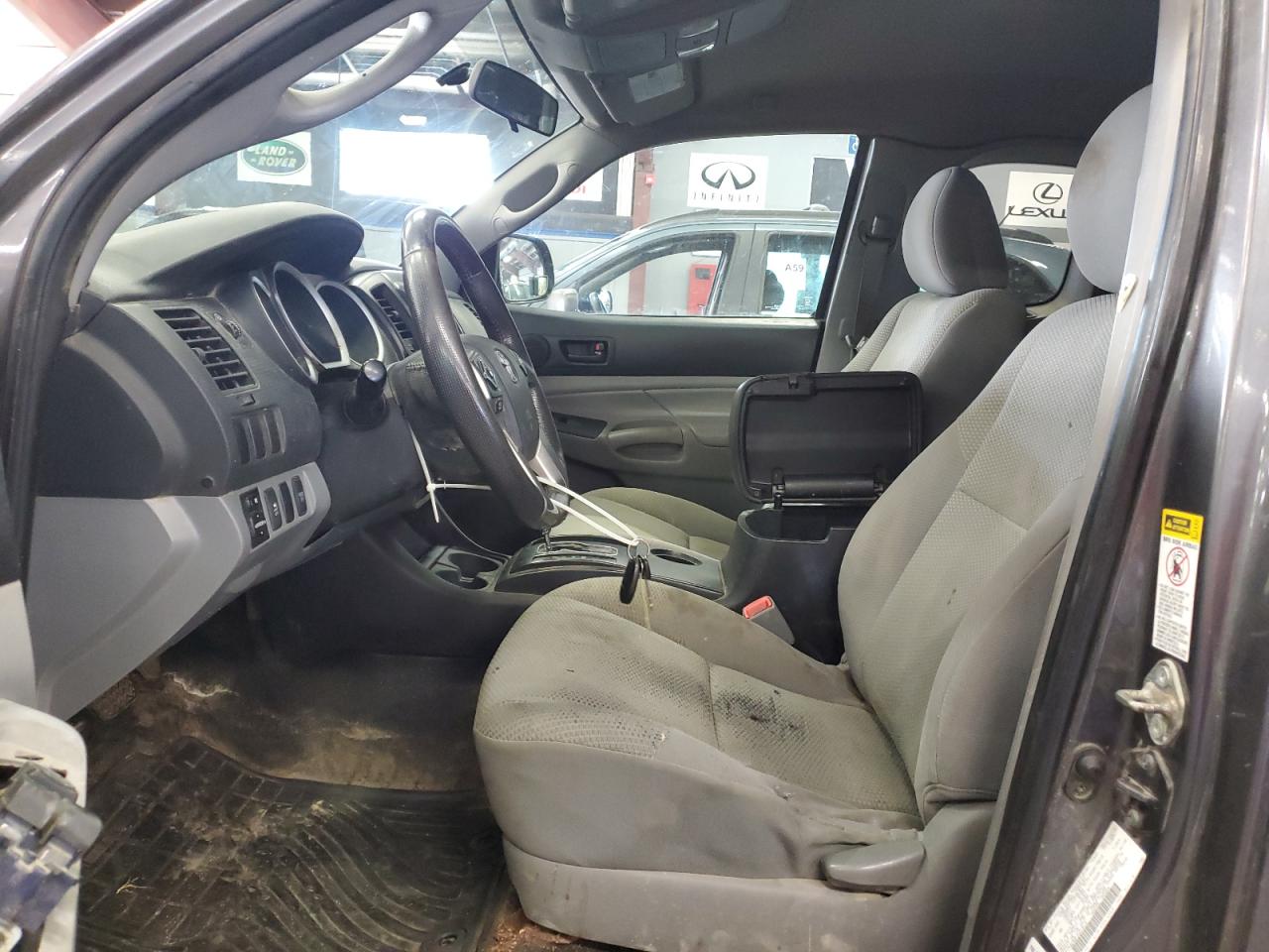 Toyota Tacoma Access Cab Image 12