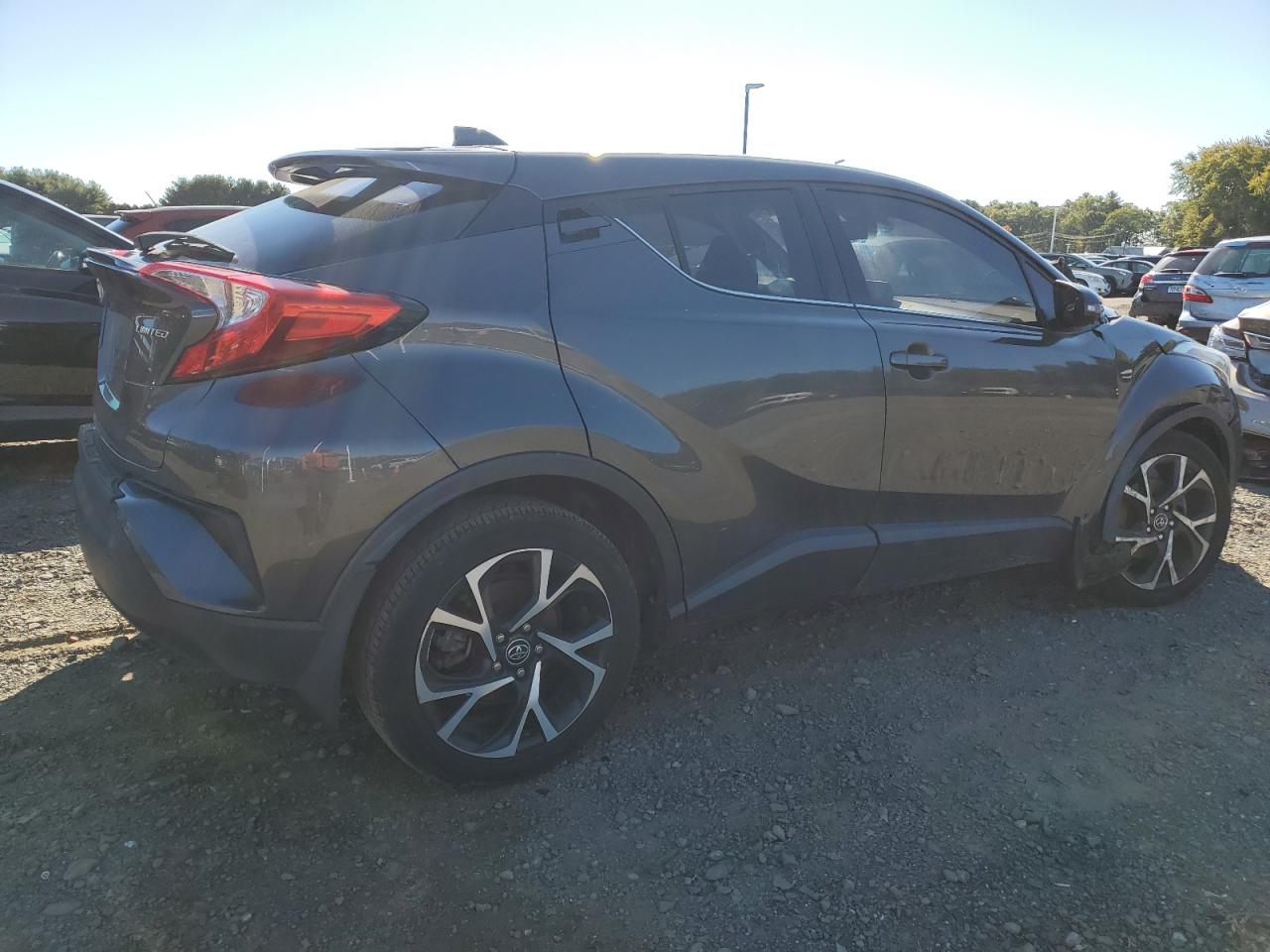 Toyota C-HR Xle Image 2