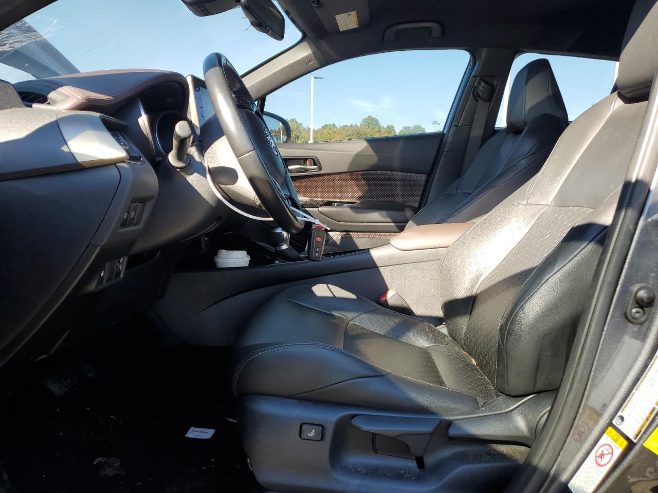 Toyota C-HR Xle Image 8