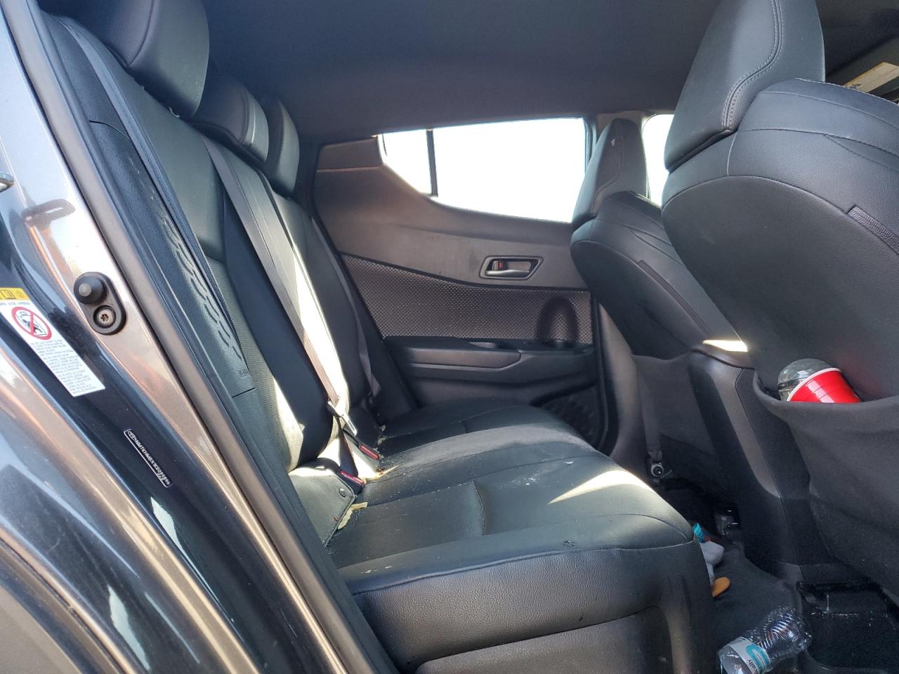 Toyota C-HR Xle Image 11