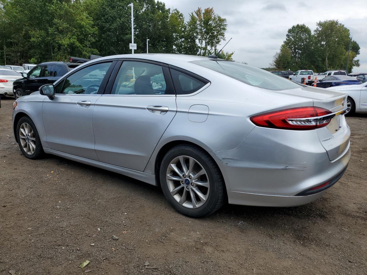 Ford Fusion Se Image 2
