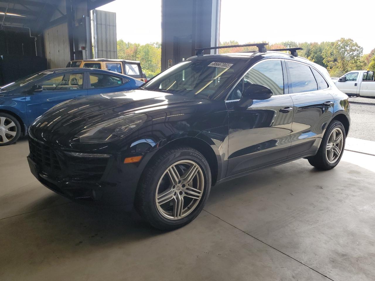 Porsche Macan S Image 1