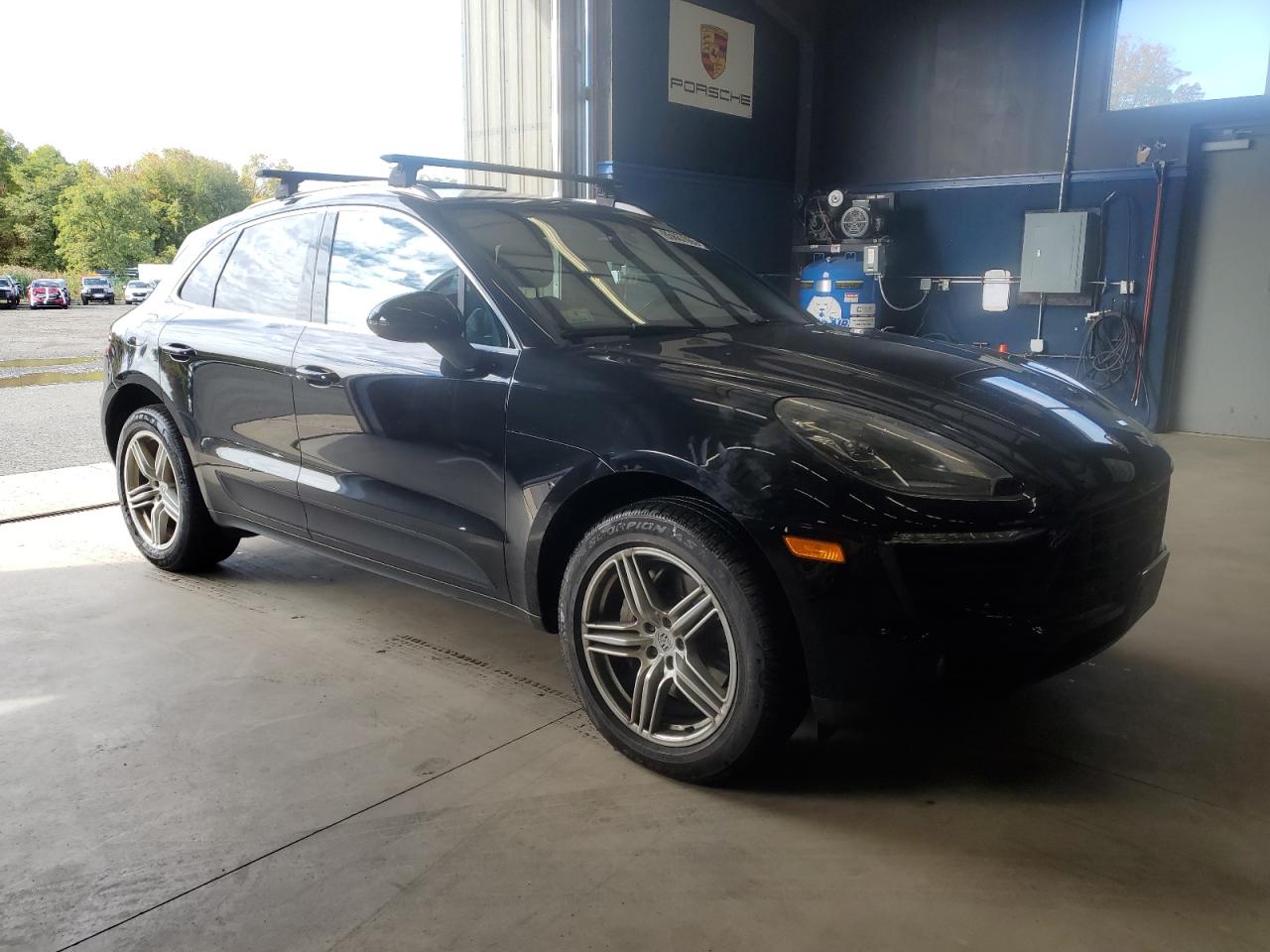 Porsche Macan S Image 5