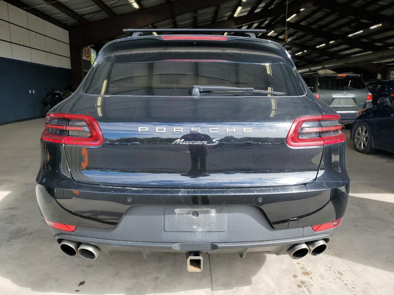 Porsche Macan S Image 12