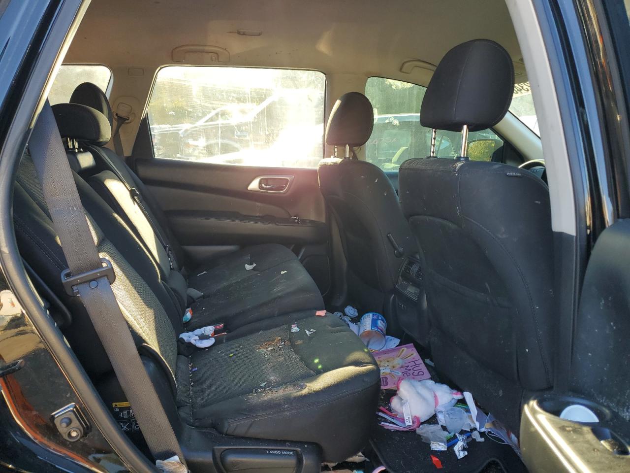 Nissan Pathfinder S Image 10