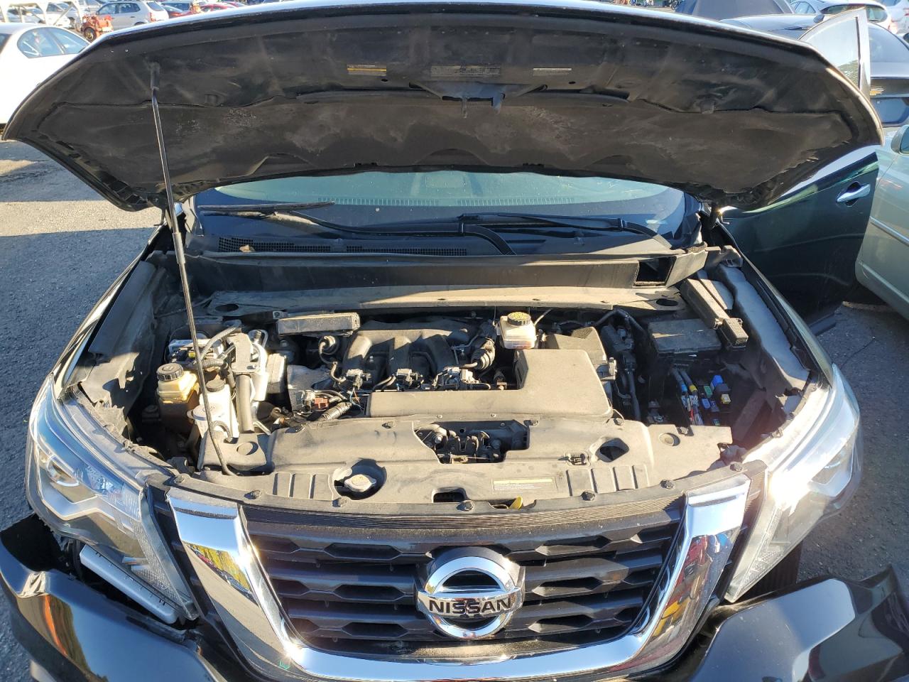 Nissan Pathfinder S Image 11