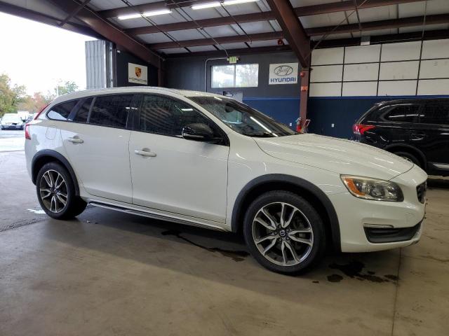 Volv V60 Premier Image 3