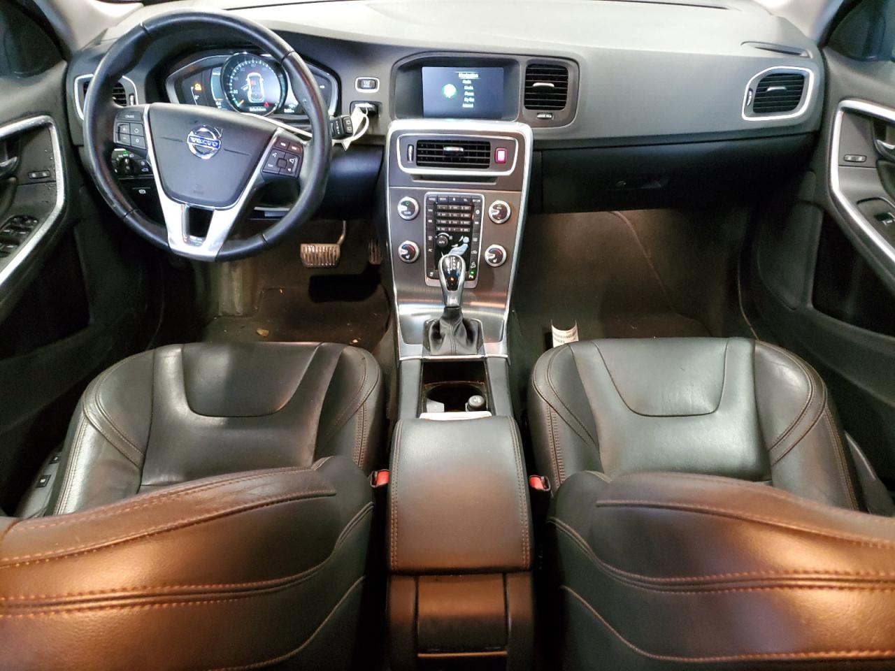 Volv V60 Premier Image 7