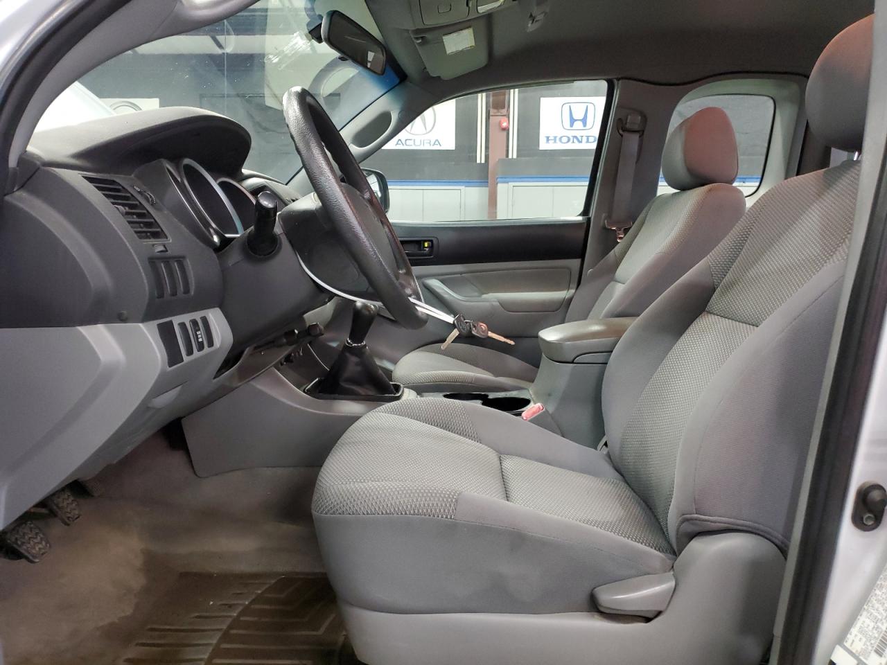 Toyota Tacoma Access Cab Image 10