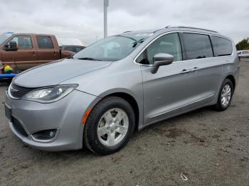  Salvage Chrysler Pacifica