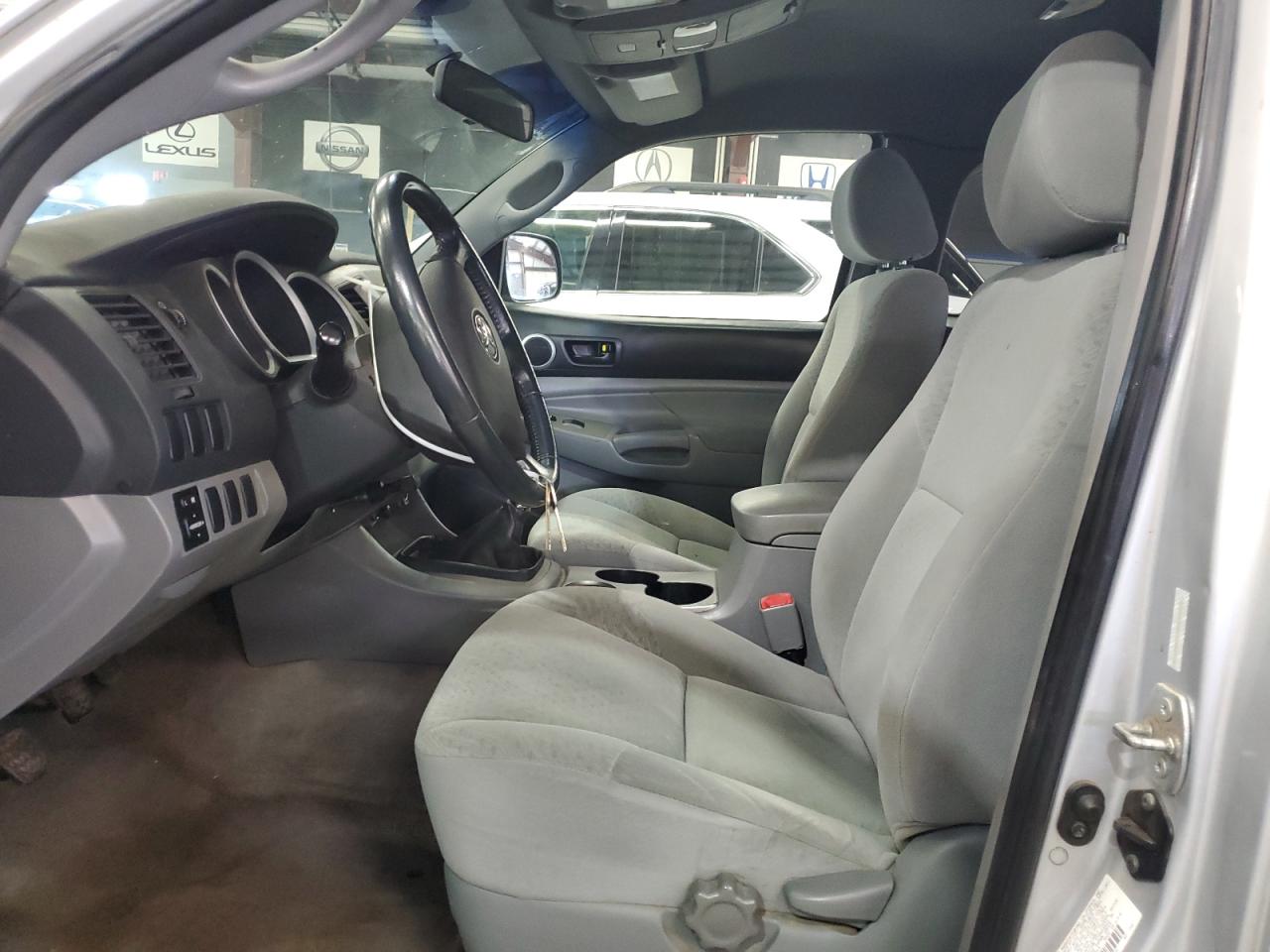 Toyota Tacoma Access Cab Image 4