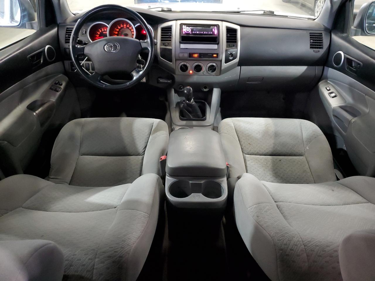 Toyota Tacoma Access Cab Image 8