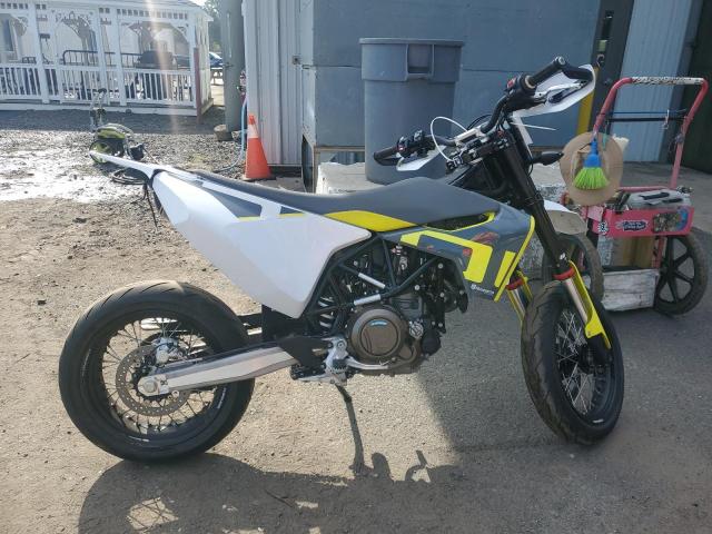  Salvage Husqvarna Motorcycle