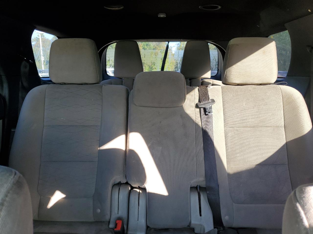 Ford Explorer Image 2