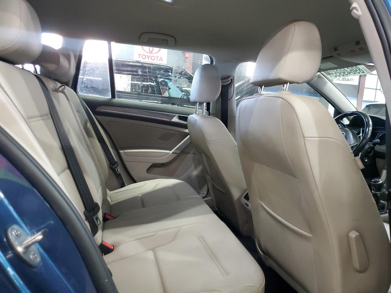 Volkswagen Golf S Image 3