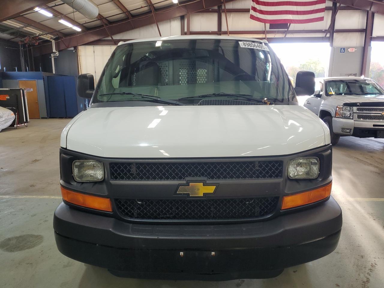 Chevrolet Express Image 3