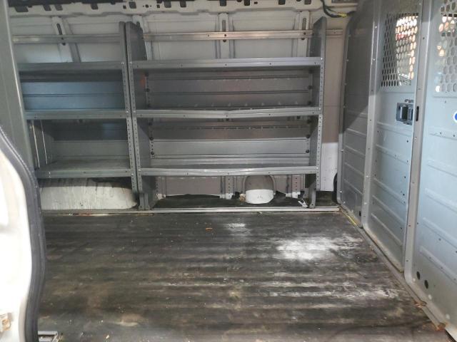 Chevrolet Express Image 5