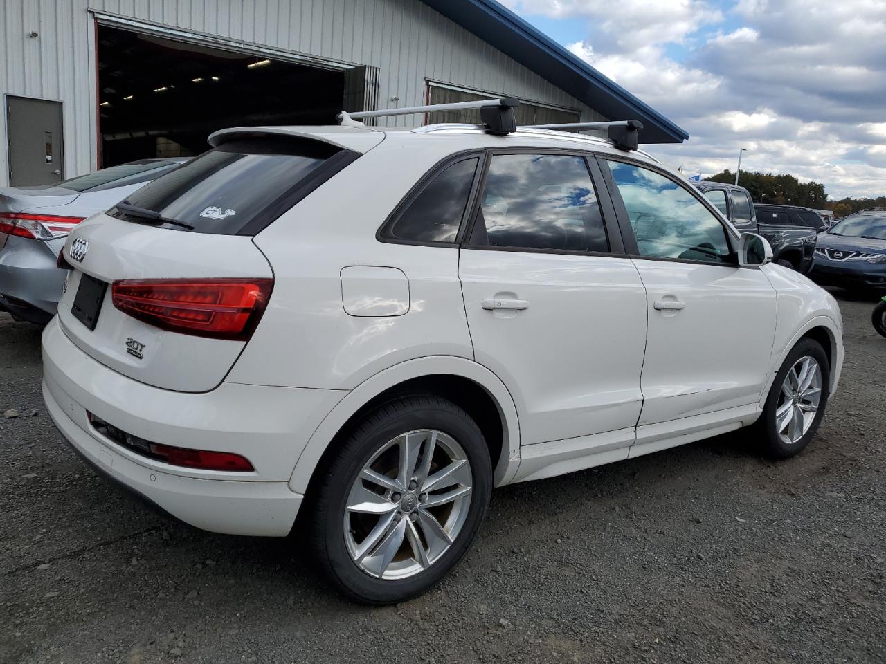 Audi Q3 Premium Image 2