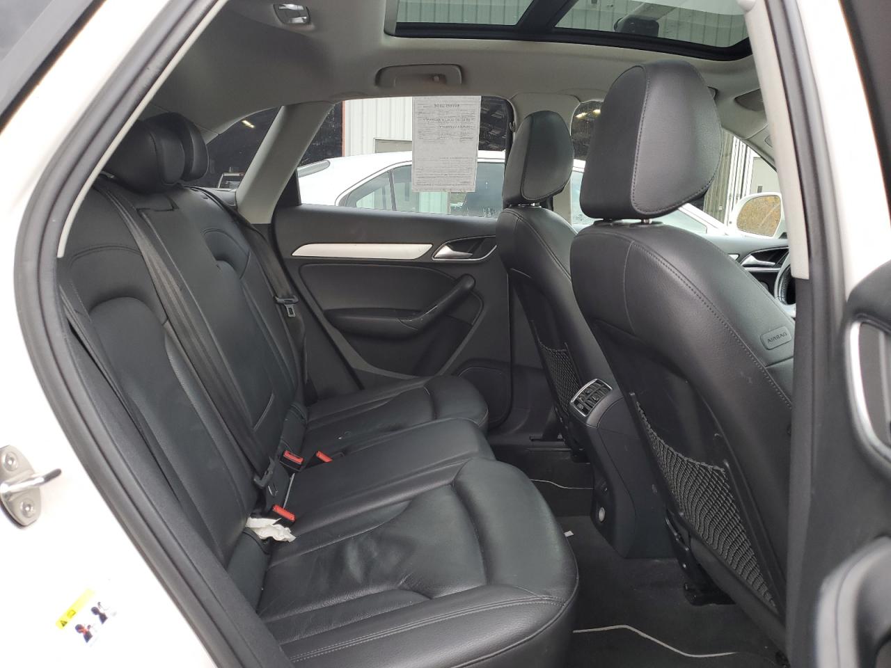 Audi Q3 Premium Image 10