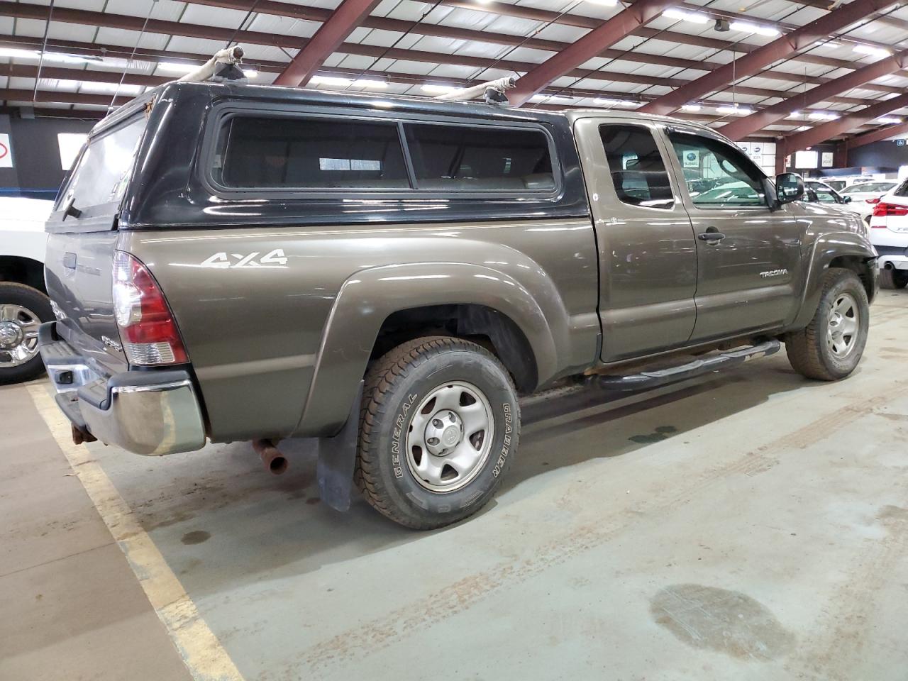 Toyota Tacoma Access Cab Image 3