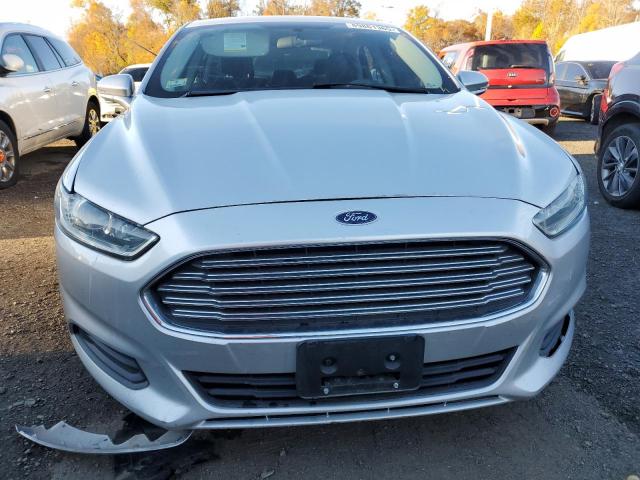 Ford Fusion Se Image 4