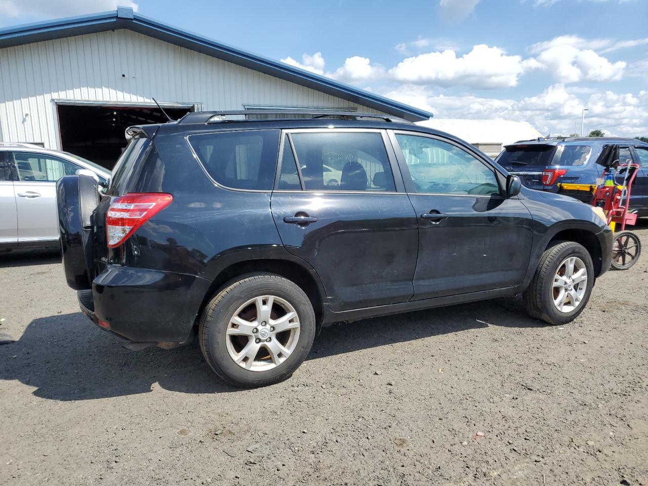 Toyota RAV4 Image 11
