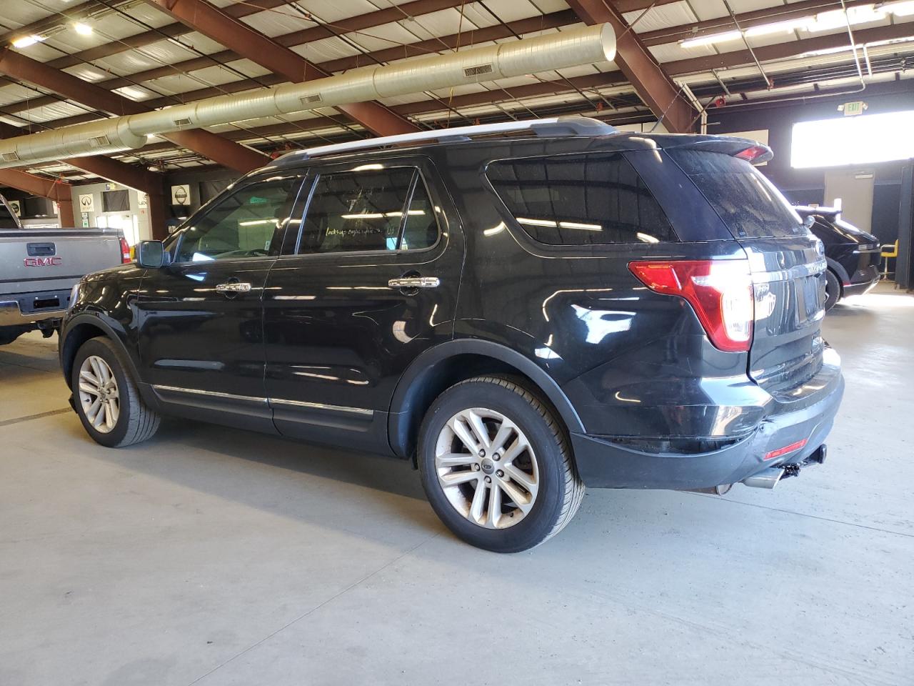 Ford Explorer Xlt Image 2