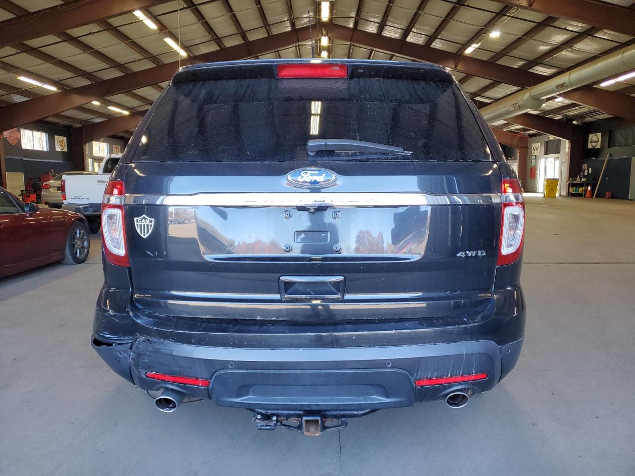 Ford Explorer Xlt Image 4