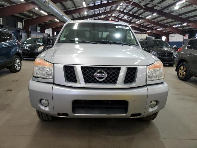 Nissan Titan Xe Image 3
